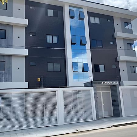 Para 10 Pessoas, 03 Quartos Ar Condicionado E Ventilador, Garagem, Atras Do Hospital Da Unimed Petrolina Eksteriør billede